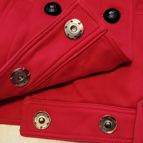 Red crop fall jacket. Size small .thick material. J1 - Picture 5 of 8